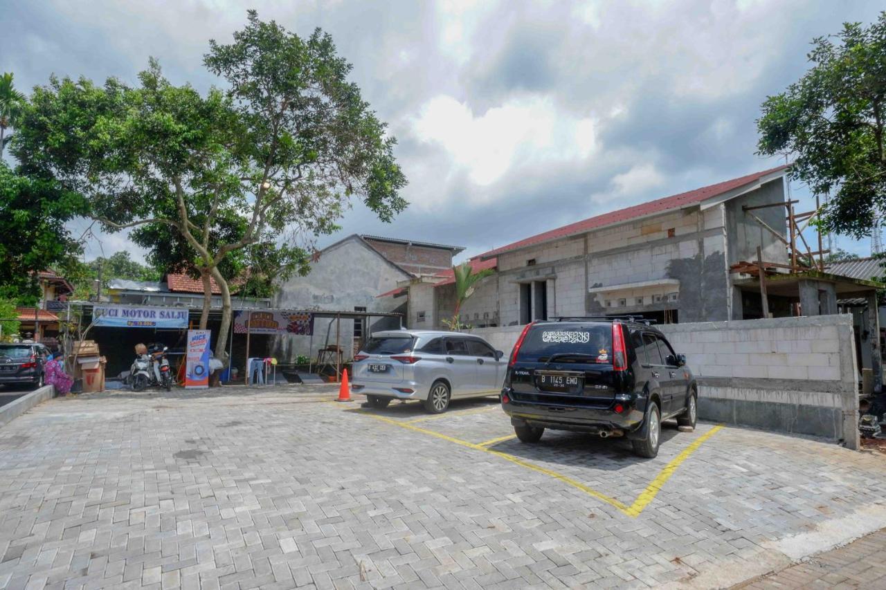 Reddoorz Plus Near Patung Kuda Undip Jatingaleh Eksteriør billede